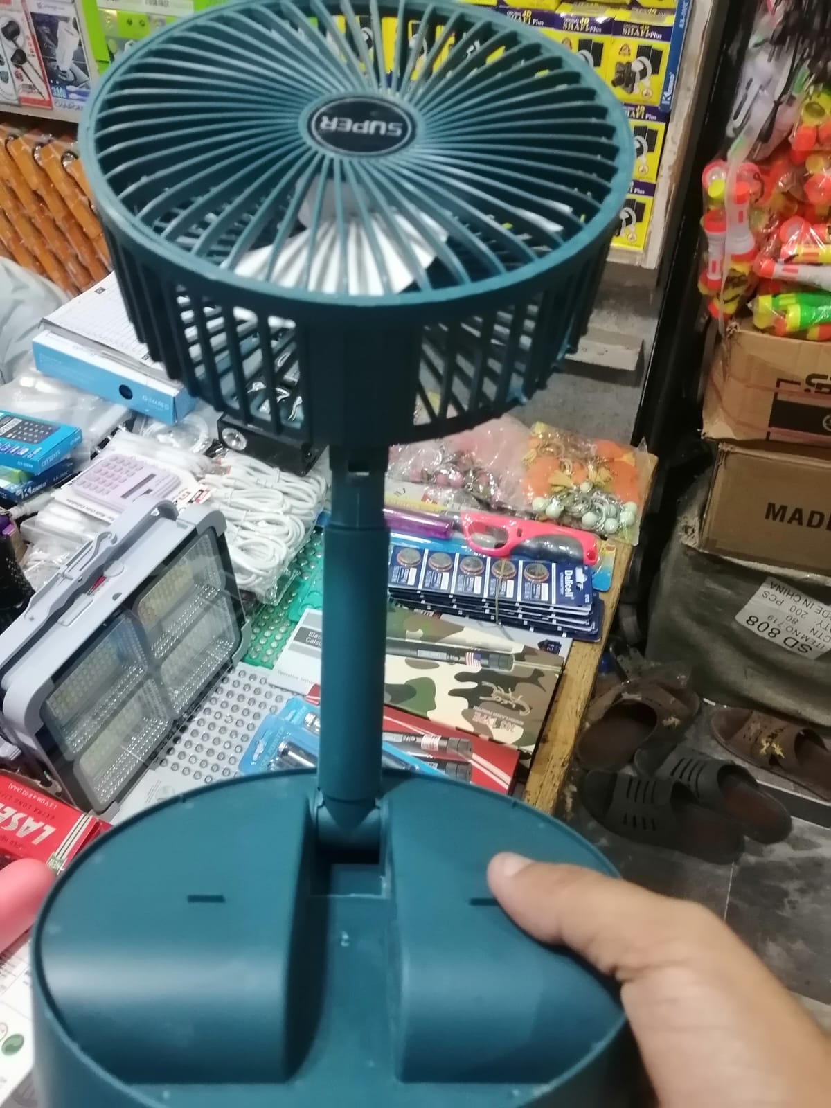 Trendora Hub Rechargeable - Portable Telescopic Folding Fan