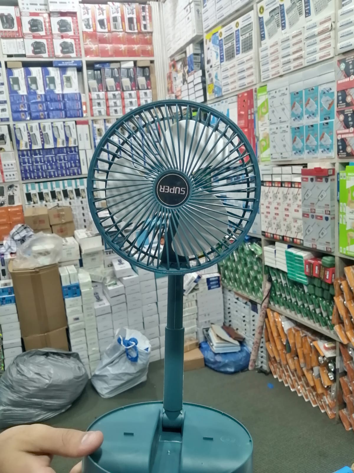 Trendora Hub Rechargeable - Portable Telescopic Folding Fan